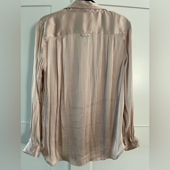 Banana Republic champagne dressy button down shirt - Picture 4 of 5